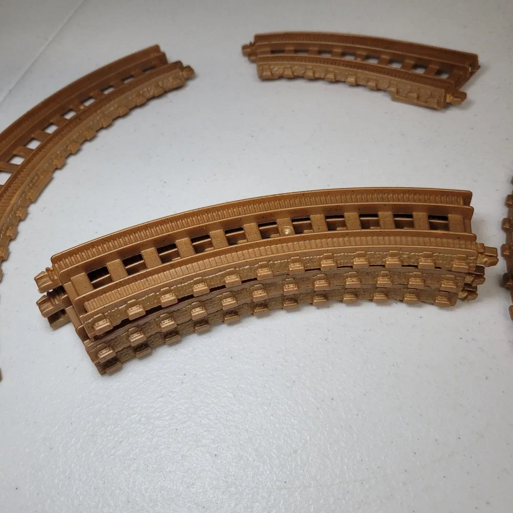 Thomas and Friends TrackMaster Gold Metallic Curved Track Replacement Pieces 6ct